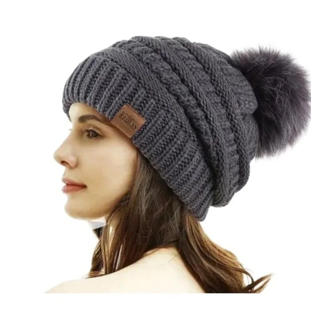 Winter Cozy Warm Pom‎ Pom Dark Gray Beanie Soft Fleece Lined Slouchy Skiing NWT